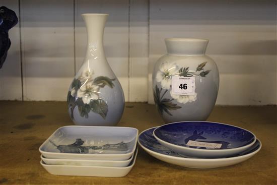 2 Copenhagen vases, etc(-)